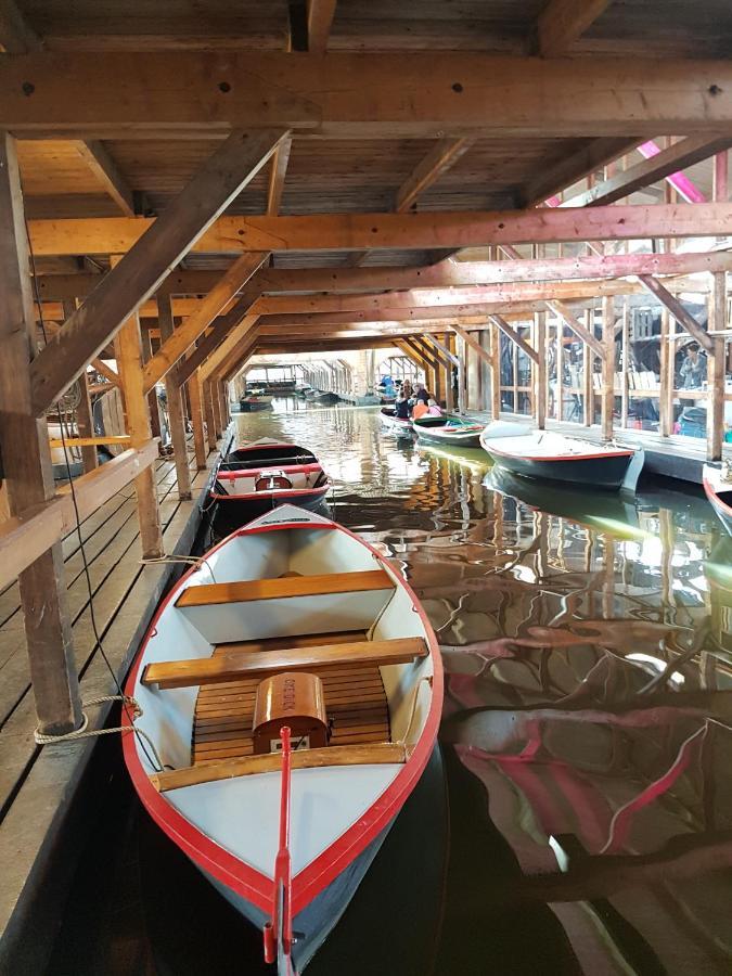 Hotel Logeren Op Dijk43 Broek op Langedijk Esterno foto